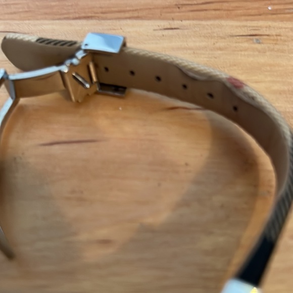 Burberry Ladies Luxury Adjustable Watch - Picture 10 of 11